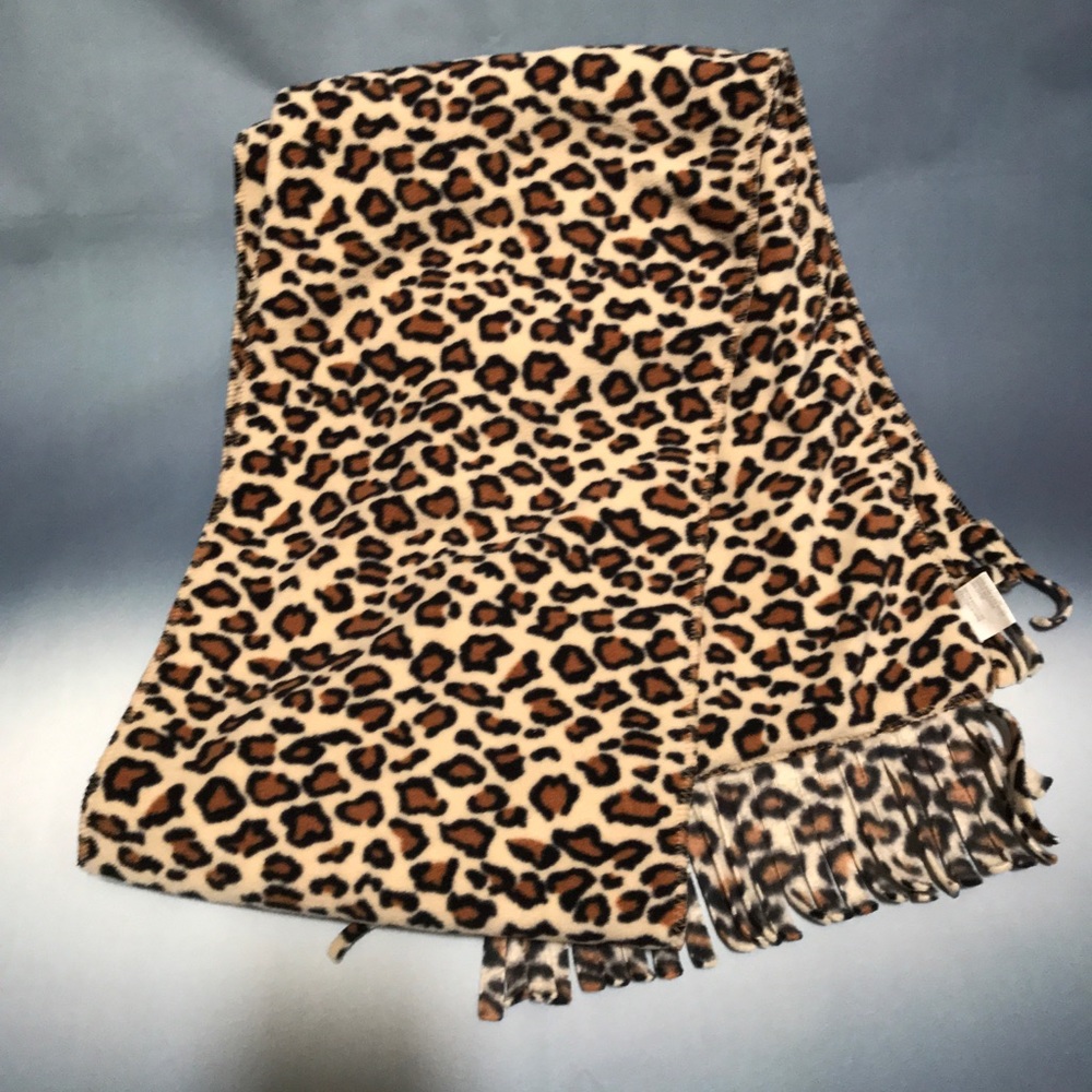 Leopard scarve - Picture 2 of 2